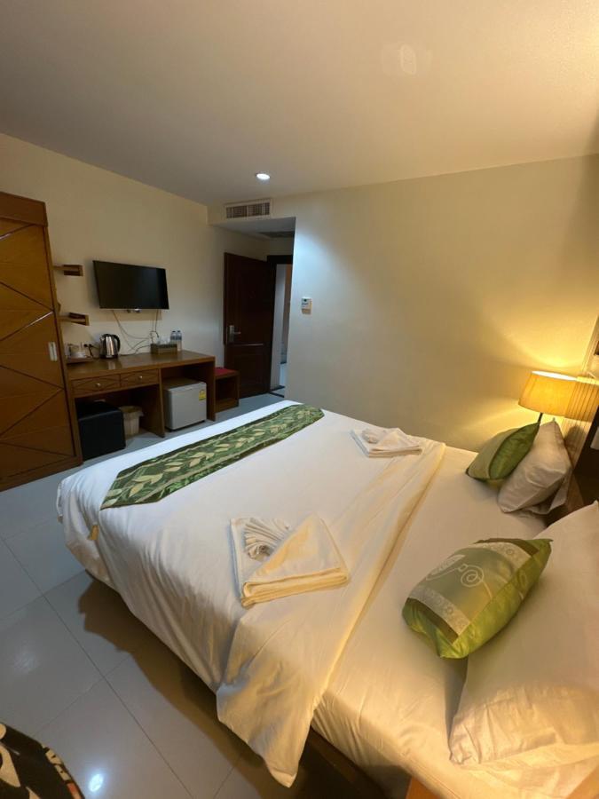 The Prisha Inn Patong Exterior foto