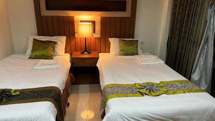 The Prisha Inn Patong Exterior foto